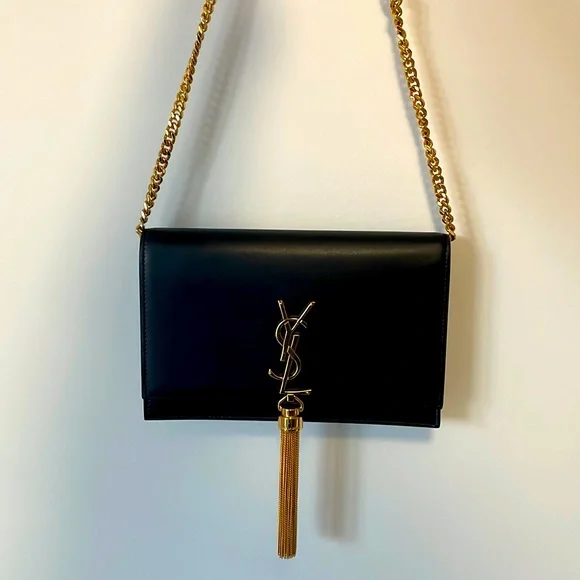 Kate chain wallet with tassel in grain de poudre embossed leather hotsell